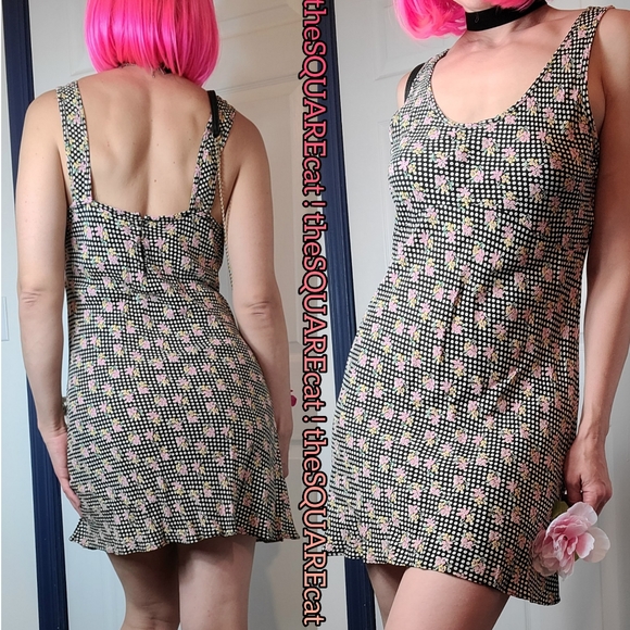 90s 🌺 Betsey Johnson polka dot & floral Sundress! - Picture 2 of 9